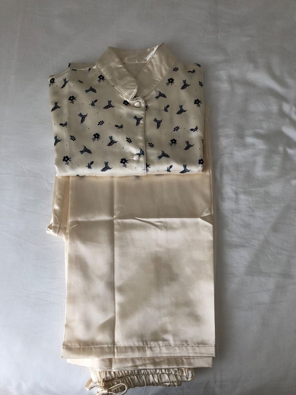 Negligees & Pyjamas: Pyjama – Gebraucht aus Zürich von joa_xg9v