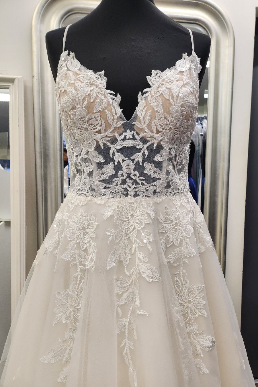 Kleider: Brautkleid – Neu (gemäss Beschreibung) aus Uster von VMT. 1