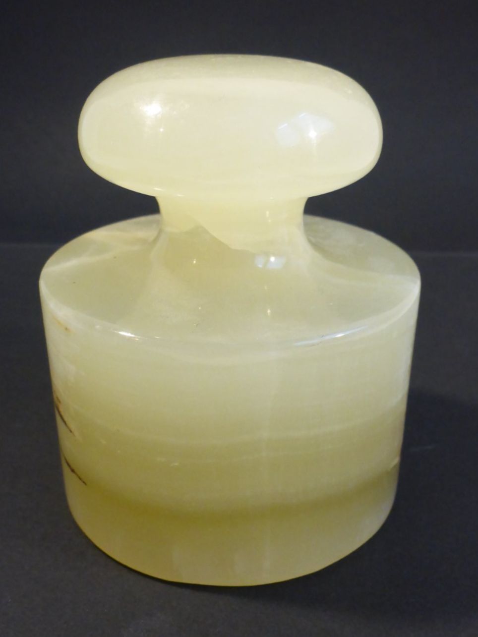 Statuette: Briefbeschwerer aus grünem Onyx – Usato da Zürich venduto da leia12 6