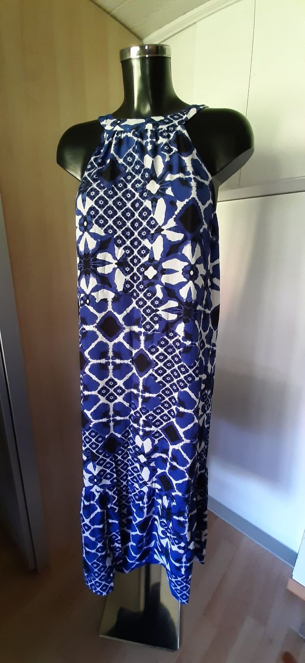 Vestiti: Sommerliches Maxikleid, Grösse 40, Blau/Weiss gemustert – Usato da Ibach venduto da kleineMythen