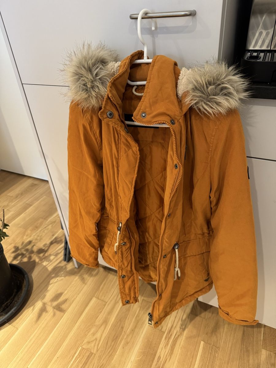 Only Jacken: Parka Jacke – Gebraucht aus Steffisburg von Lisu36
