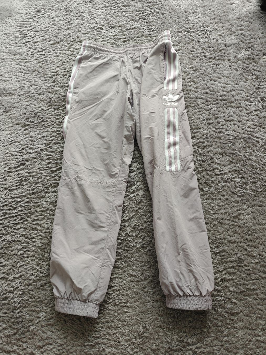 Adidas Pantaloni: Adidas Trainerhose / Track Pants – Usato da Pieterlen venduto da Saemelili