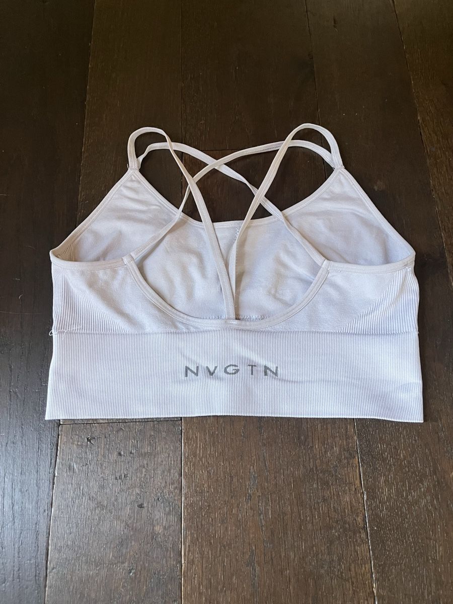 NVGTN Tops: NVGTN Bh – D'occasion à Unterentfelden par ame_tf2n