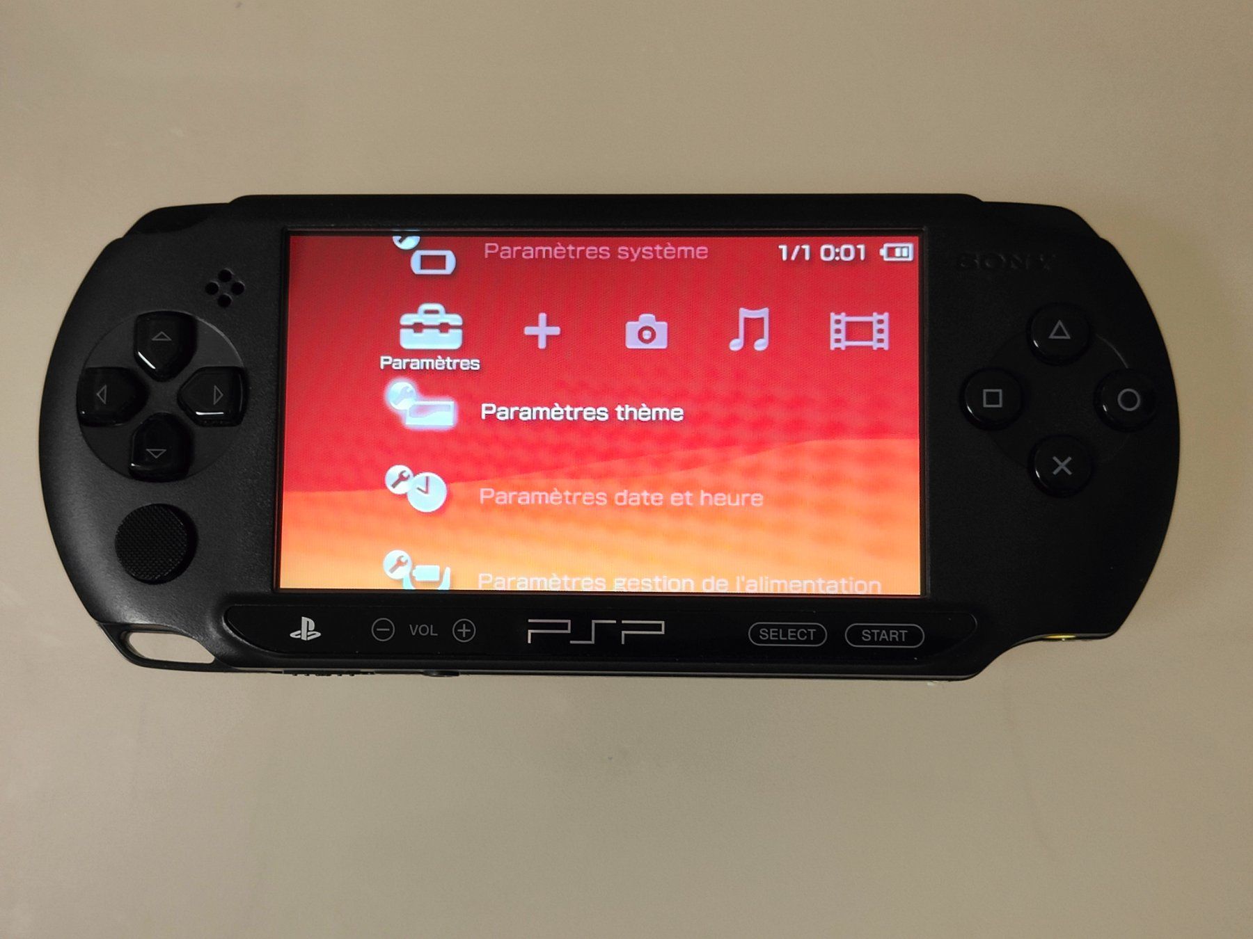 Sony Consoles: PSP STREET en boîte – D'occasion à Châtelaine par Chompis 2