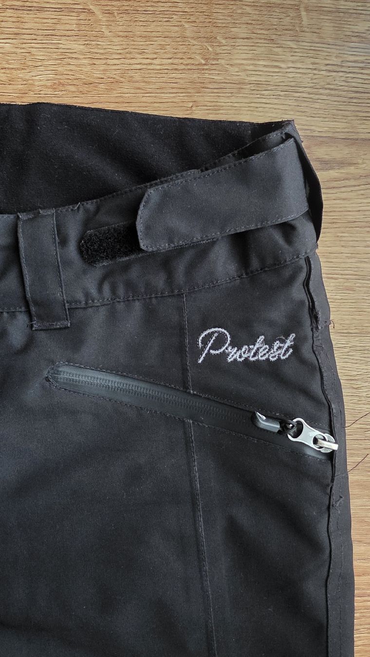 Protest Hosen: Protest Skihose, Grösse 36, Schwarz – Gebraucht aus Dagmersellen von jul_y8bh 3