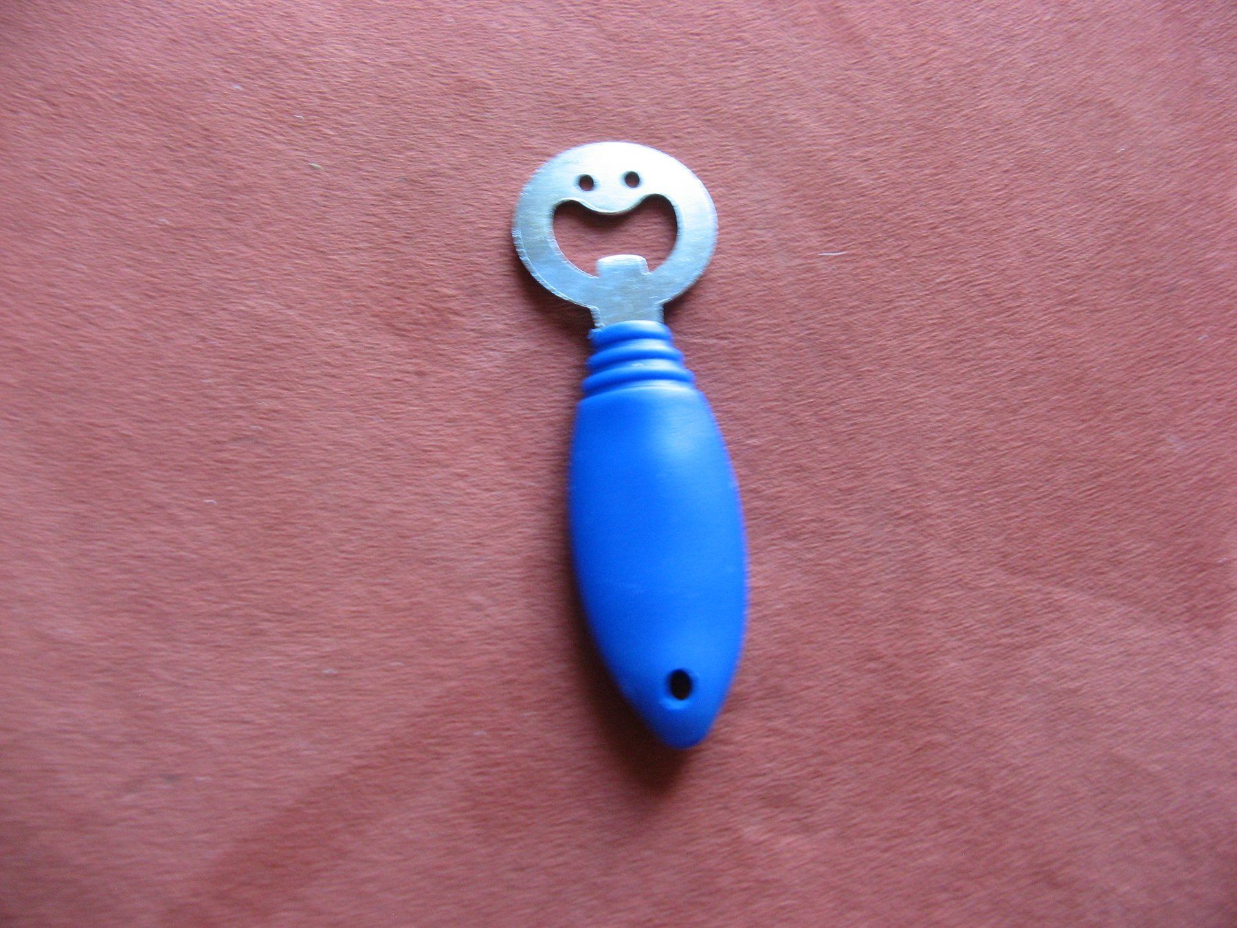 Flaschenöffner & -verschlüsse: Flaschenöffner blau – Gebraucht aus Zürich von apil 1