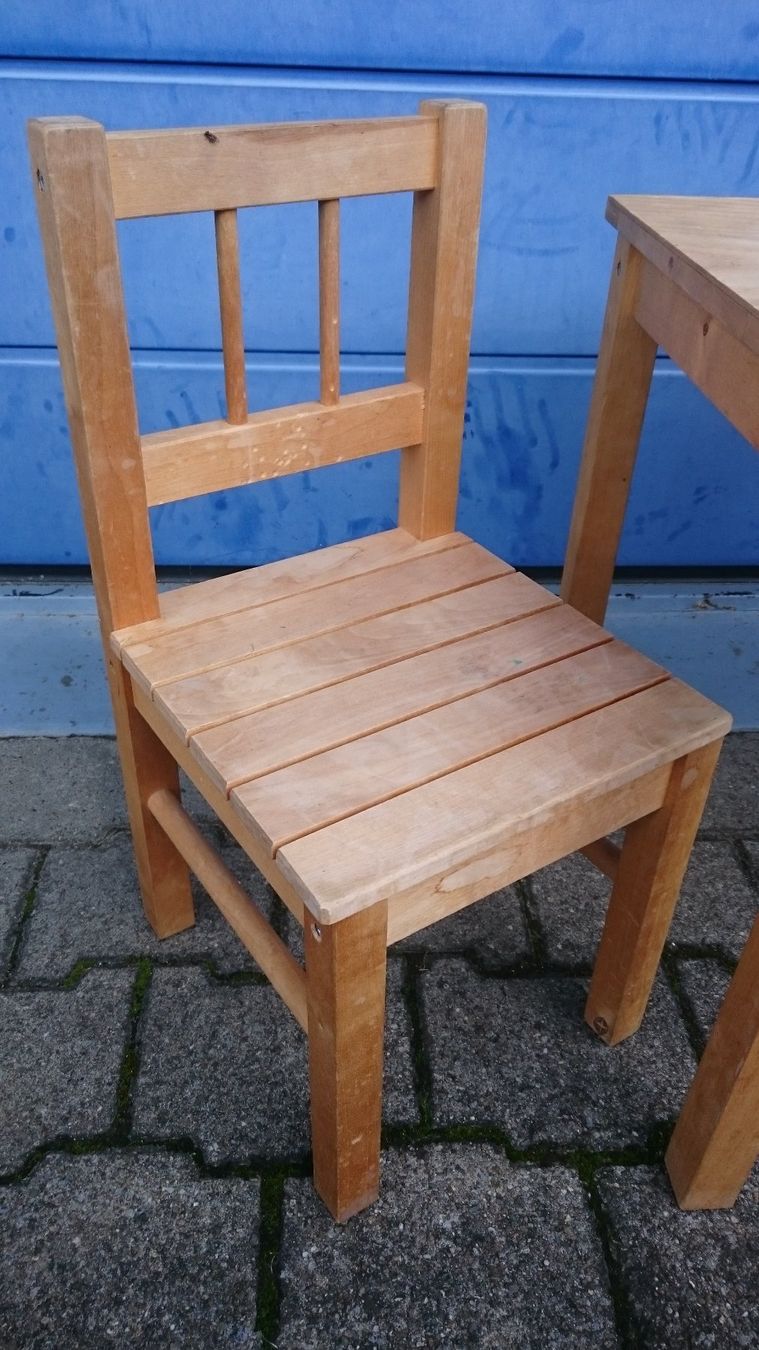 Tischset: Kindertisch aus Holz inkl. Stühlen – Gebraucht aus Wiler b.Utzenstorf von Hallucino6 2