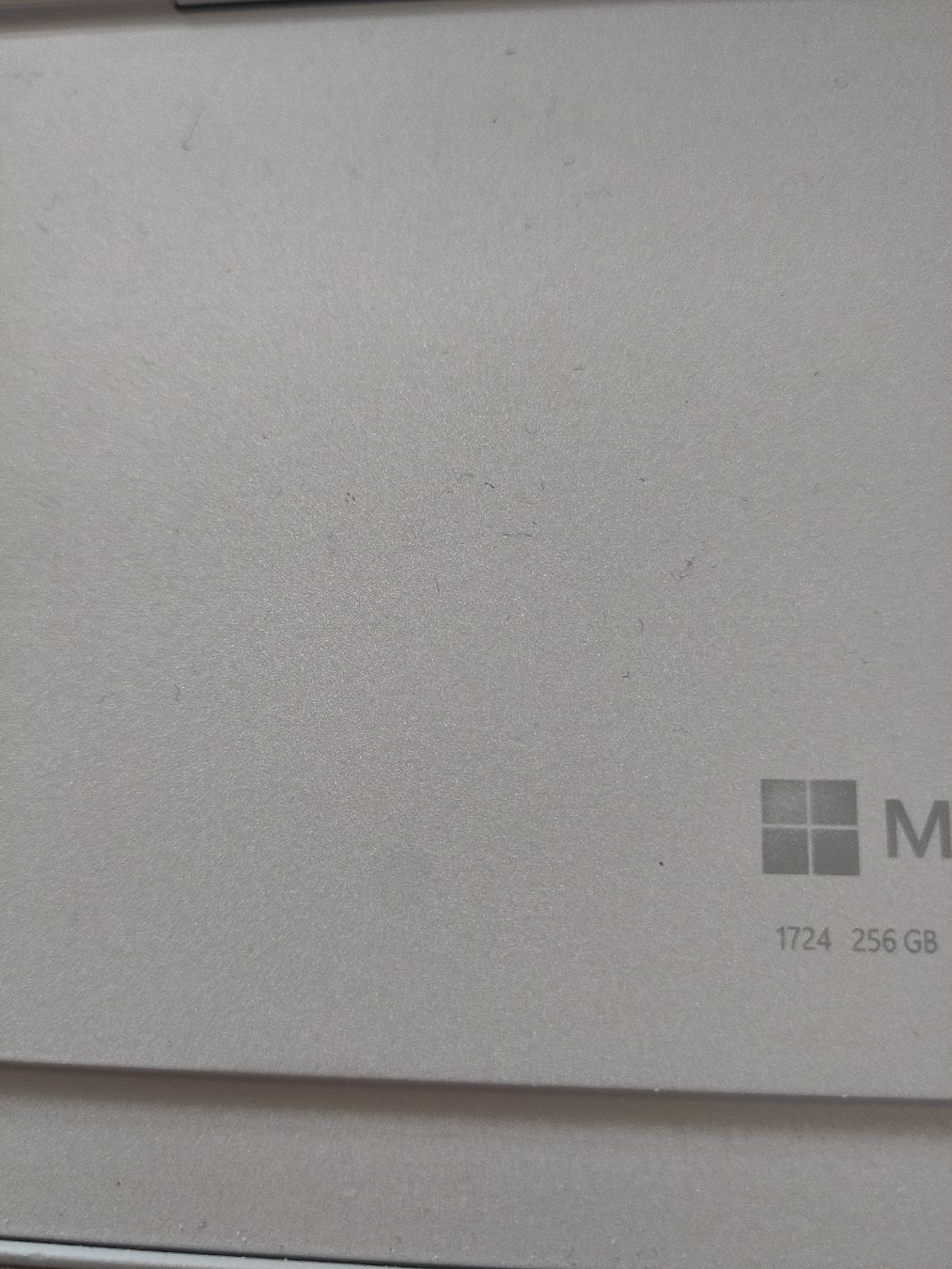 Microsoft Portables: Surface pro 4 modèle 1724 256go avec housse de transport – D'occasion à Fribourg par Mistercactus 3