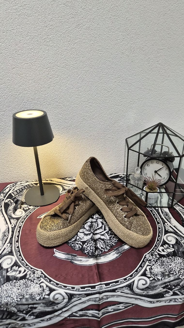 Scarpe da donna: Chaussures compensées à paillettes, Taille 36 – Usato da Avry-sur-Matran venduto da cec_nhz8 4