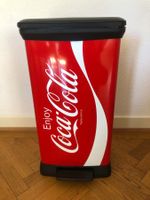 Poubelle Coca-Cola Curver rouge avec pédale tres bon état