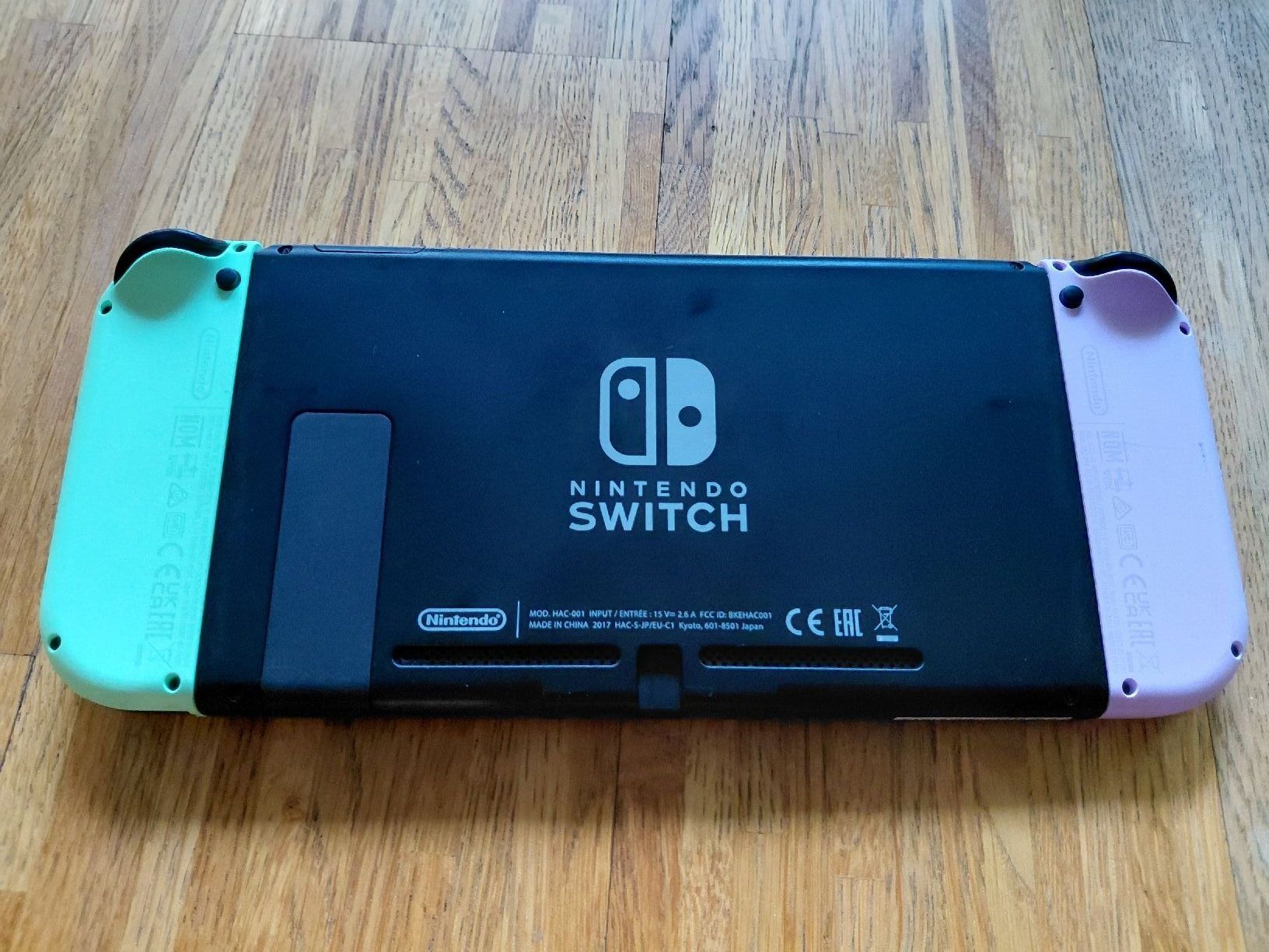 Nintendo Console: Nintendo Switch inkl. Dock und Netzteil – Usato da Zürich venduto da poeschoo 1