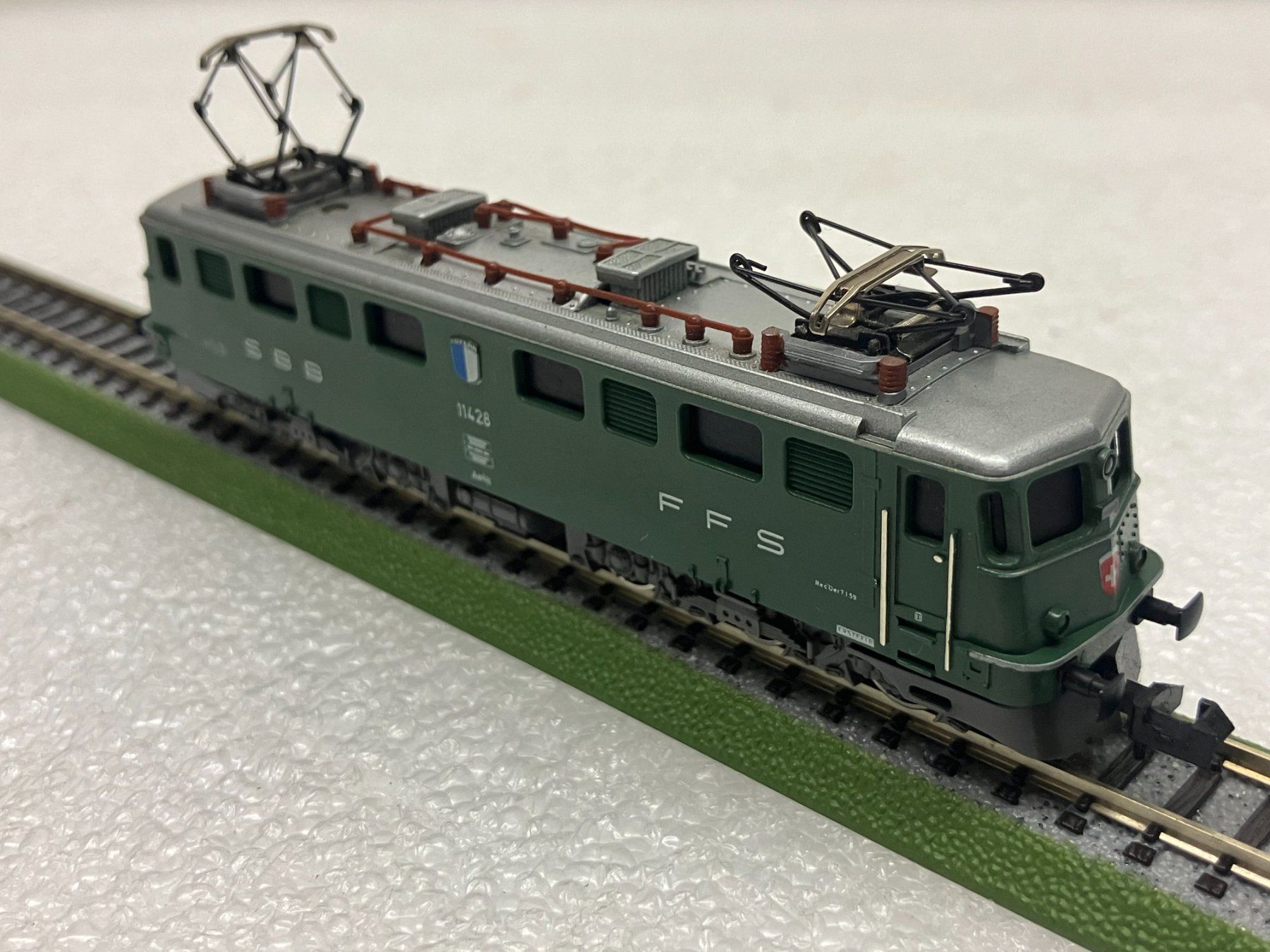 MINITRIX #2936 スイス国鉄 電気機関車 11428号機 Amazon.co.jp: MINITRIX #2936 SBB スイス国鉄 Ae6／6型電気