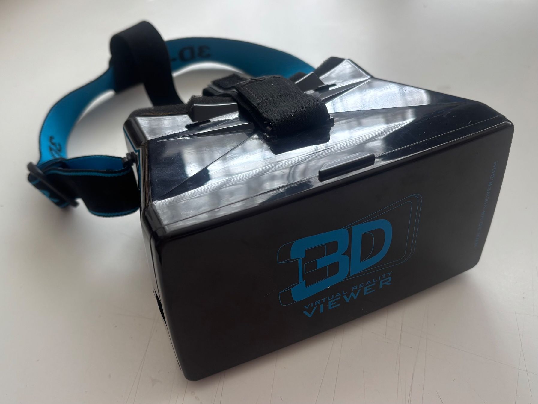 Casque VR: Casque de Réalité Virtuelle 3D / 3D Virtual Reality Viewer – D'occasion à Neuchâtel par gefdeneuch