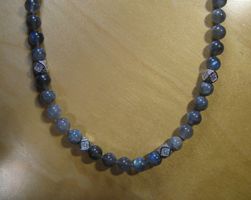 Halskette 47 cm Labradorit grau, platinierte Zirkonia-Perlen