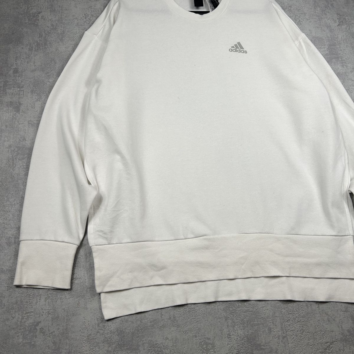 Adidas Maglioni & Felpe: Sweat oversize Adidas blanc - XS – Nuovo (secondo la descrizione) da Hauterive NE venduto da Leo_o 2