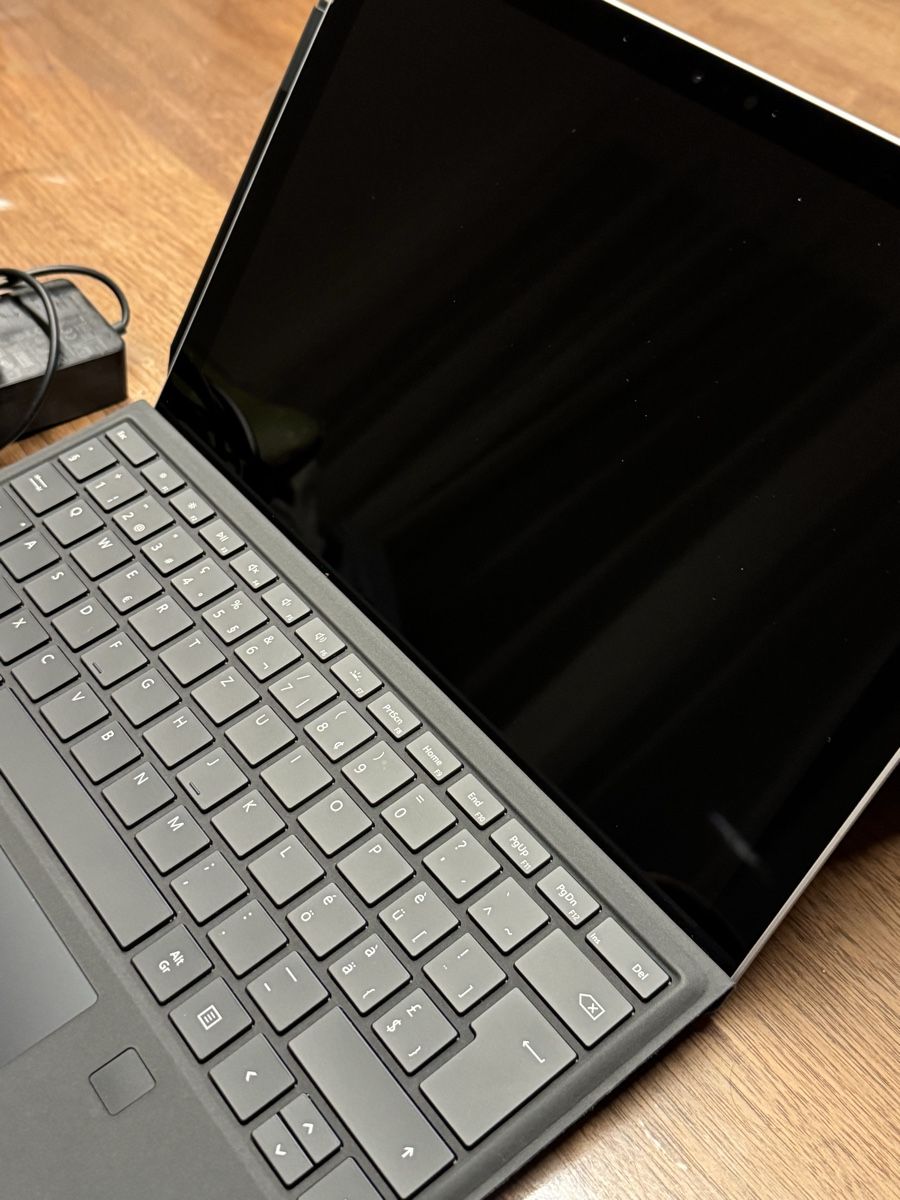 Microsoft Tablet PC: Microsoft Surface Pro 7 Top-Zustand – Gebraucht aus Wetzikon ZH von Giloco 1