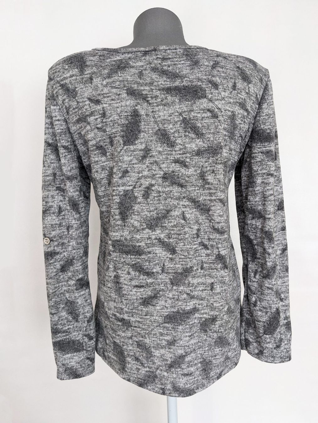 Maglioni & Felpe: Feiner grauer Pullover mit Federmuster S – Usato da Meilen venduto da GypsyCat 1