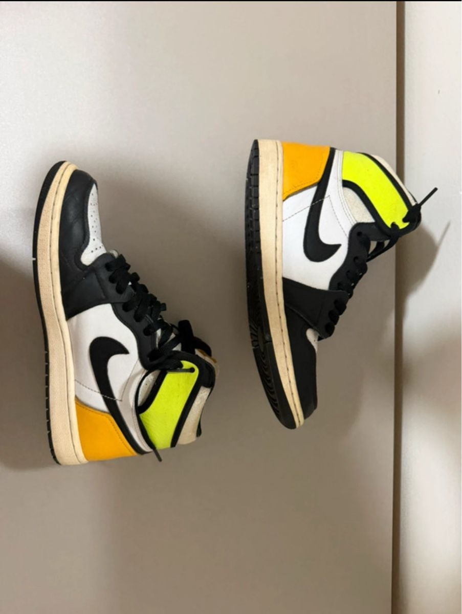 Jordan Scarpe da uomo: jordan 1 retro high white black volt university gold  – Usato da Vich venduto da yva_pgr7 2