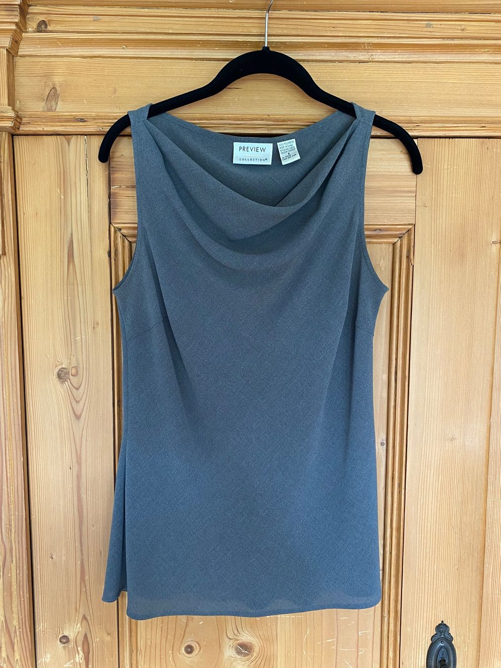 Top: Tolles Top mit Wasserfall-Kragen, S – Usato da Freienbach venduto da sala8807