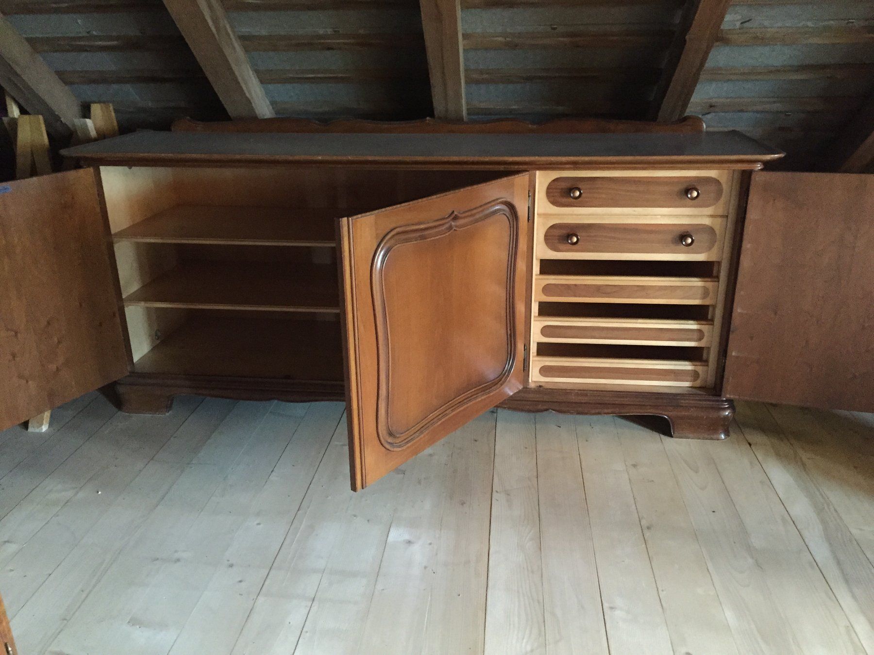 Büffets: Anrichte - Sideboard – Gebraucht aus Schangnau von COBRASOL 2