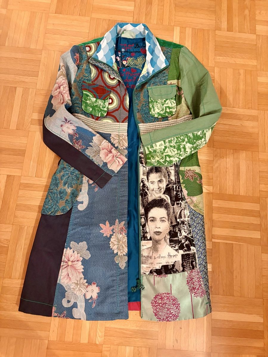 Desigual Cappotti: Desigual Mantel Gr. 40 – Usato da Gossau SG venduto da Dobby1974