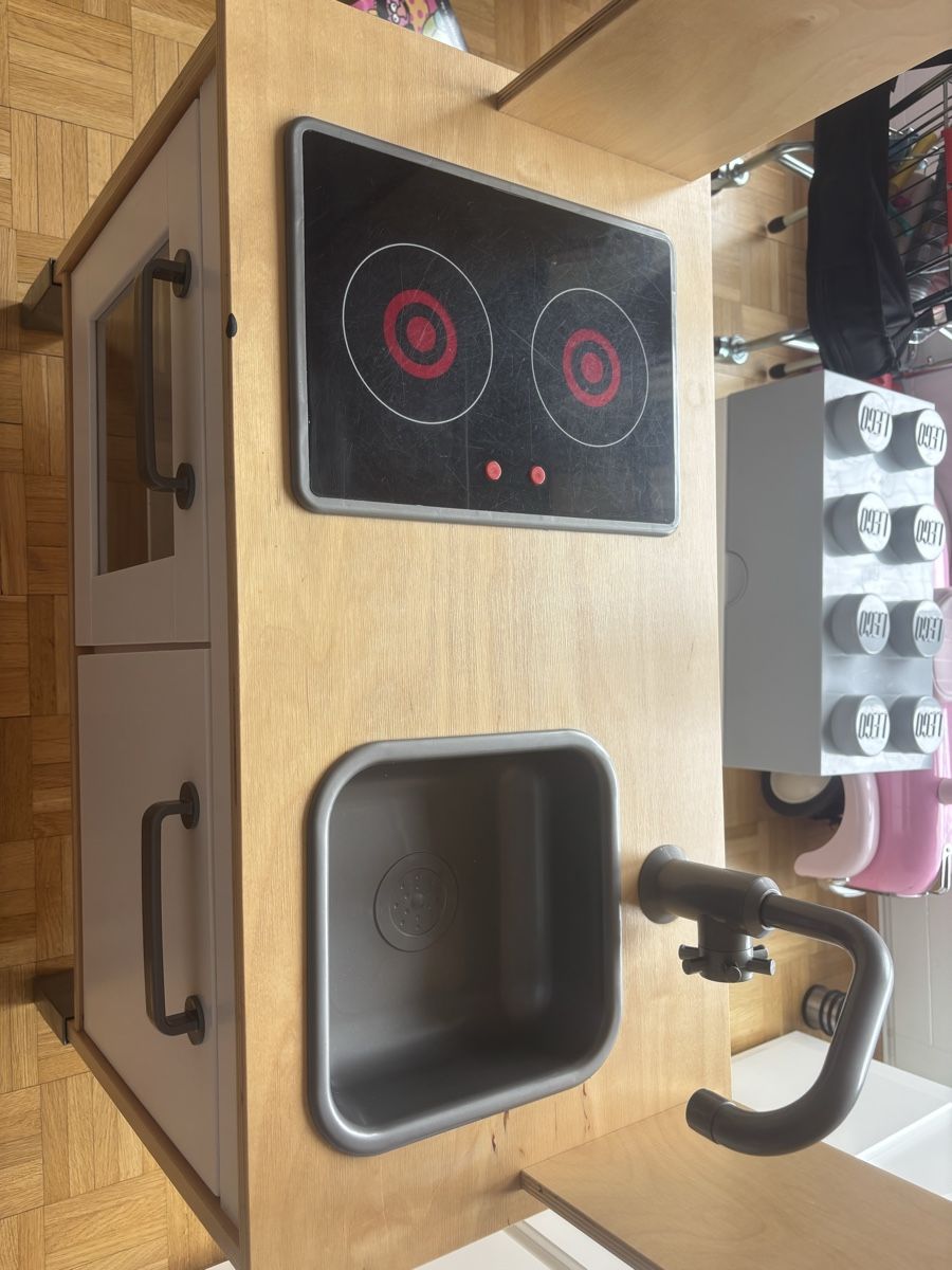 Ikea Giocattoli: IKEA Children’s Kitchen – Usato da Genève venduto da dcl_7j5w 1