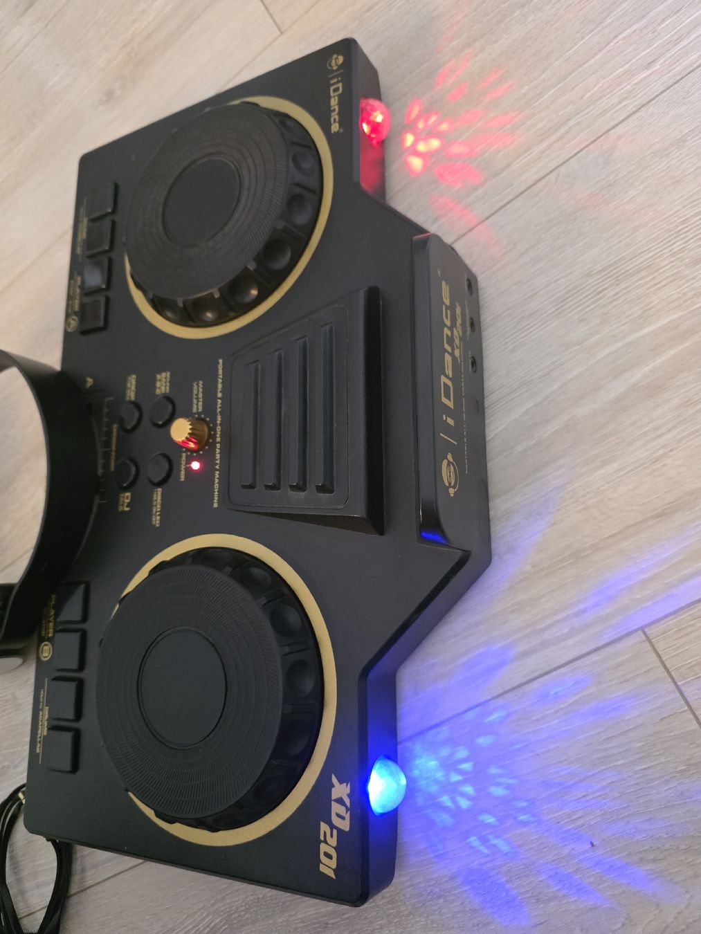 Mischpulte: iDance XD201 DJ-Controller mit Kopfhörern guter Zustand – Gebraucht aus Wigoltingen von Zuckerfee84 3