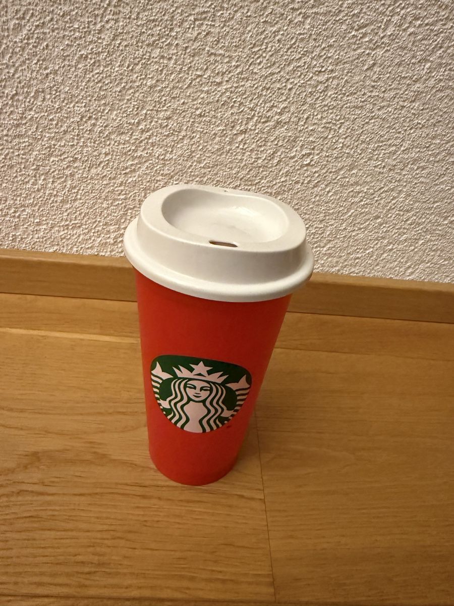 Contenitori & Simili: Starbucks Becher, rot, mit Deckel - Winter Edition! – Usato da Hedingen venduto da vane.zh