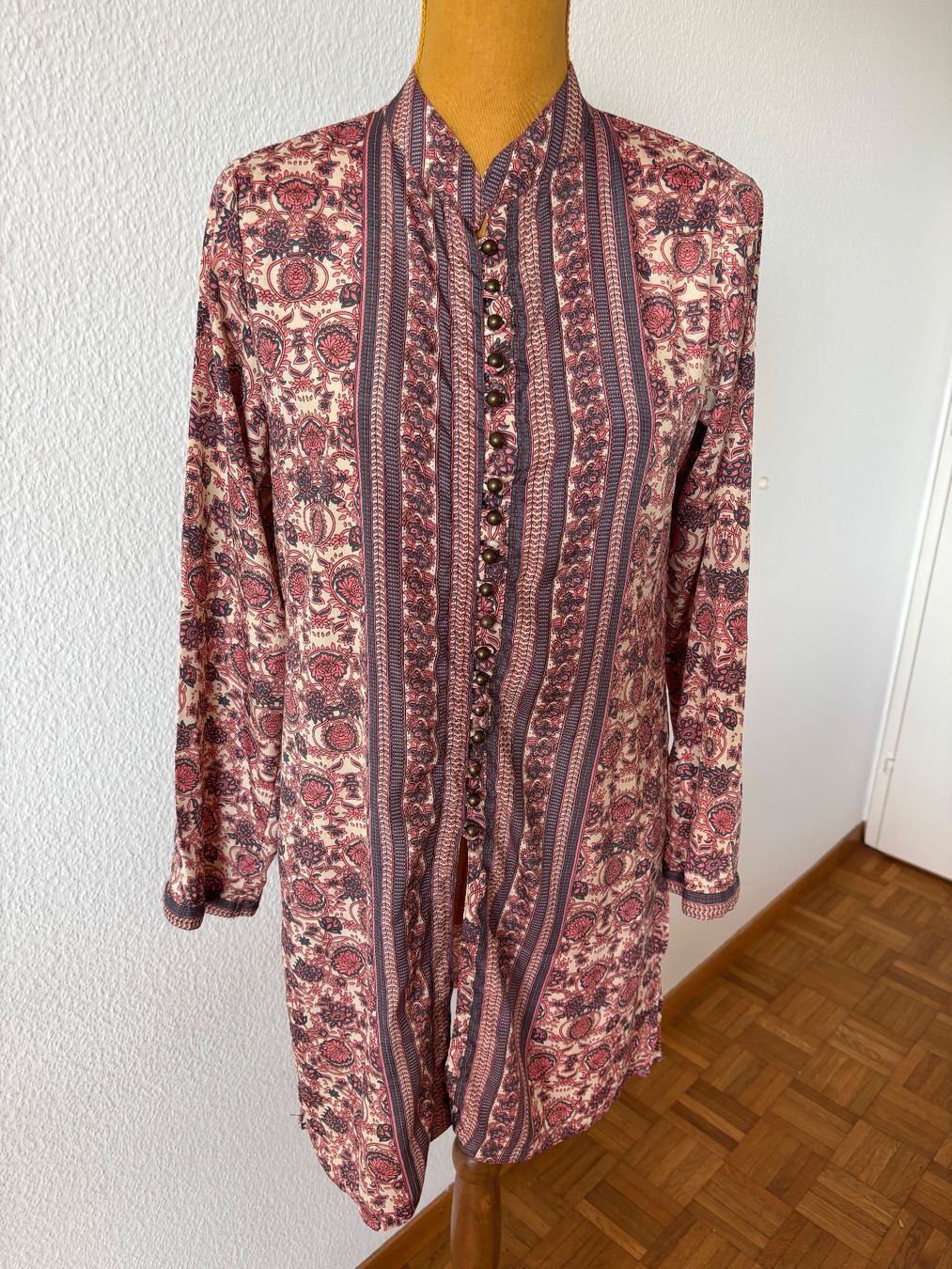 Camicette: Blouse en soie  taille S – Usato da Biel-Bienne venduto da sarahthierry