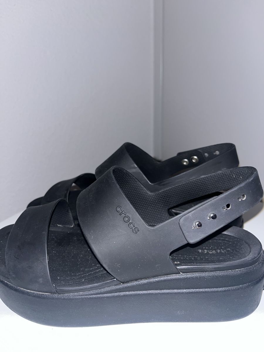 Crocs Scarpe da donna: Schwarze Crocs Sandalen, Grösse 36 – Usato da Bern venduto da Zoee.pg 2