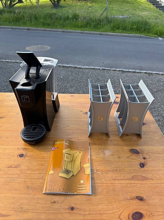 Nespresso Macchine per caffè & Macchine per espresso: Machine à thé Nestlé Special.T + 2 porte-capsules – Usato da Engollon venduto da Winters91
