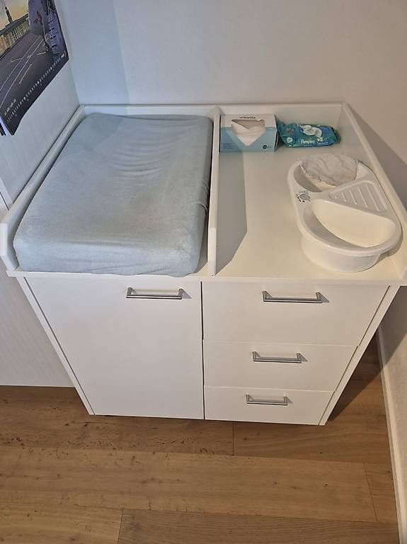 Tables à langer & accessoires: Wickeltisch – D'occasion à Bönigen par inf_rqt9