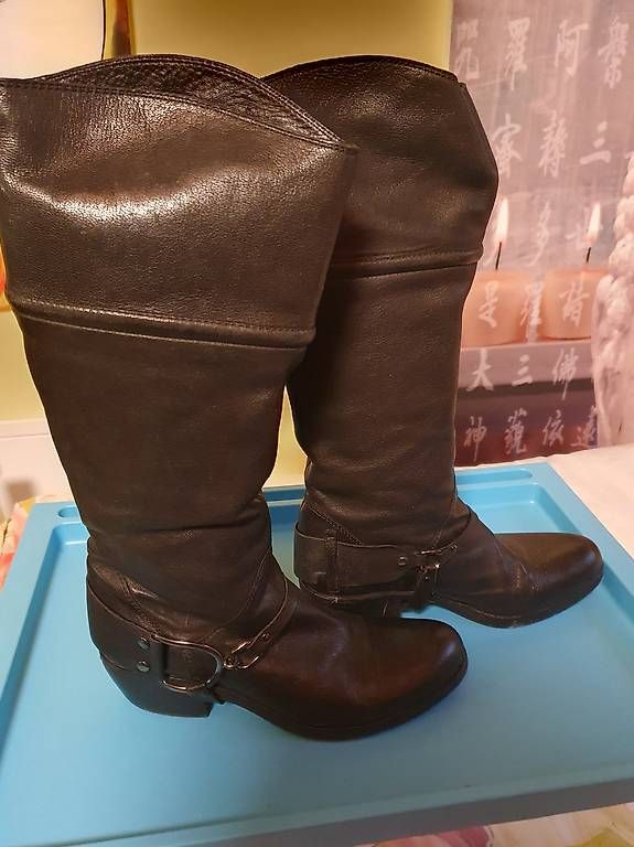 Scarpe da donna: Stivali in pelle – Usato da Biasca venduto da bar_qhz7 1