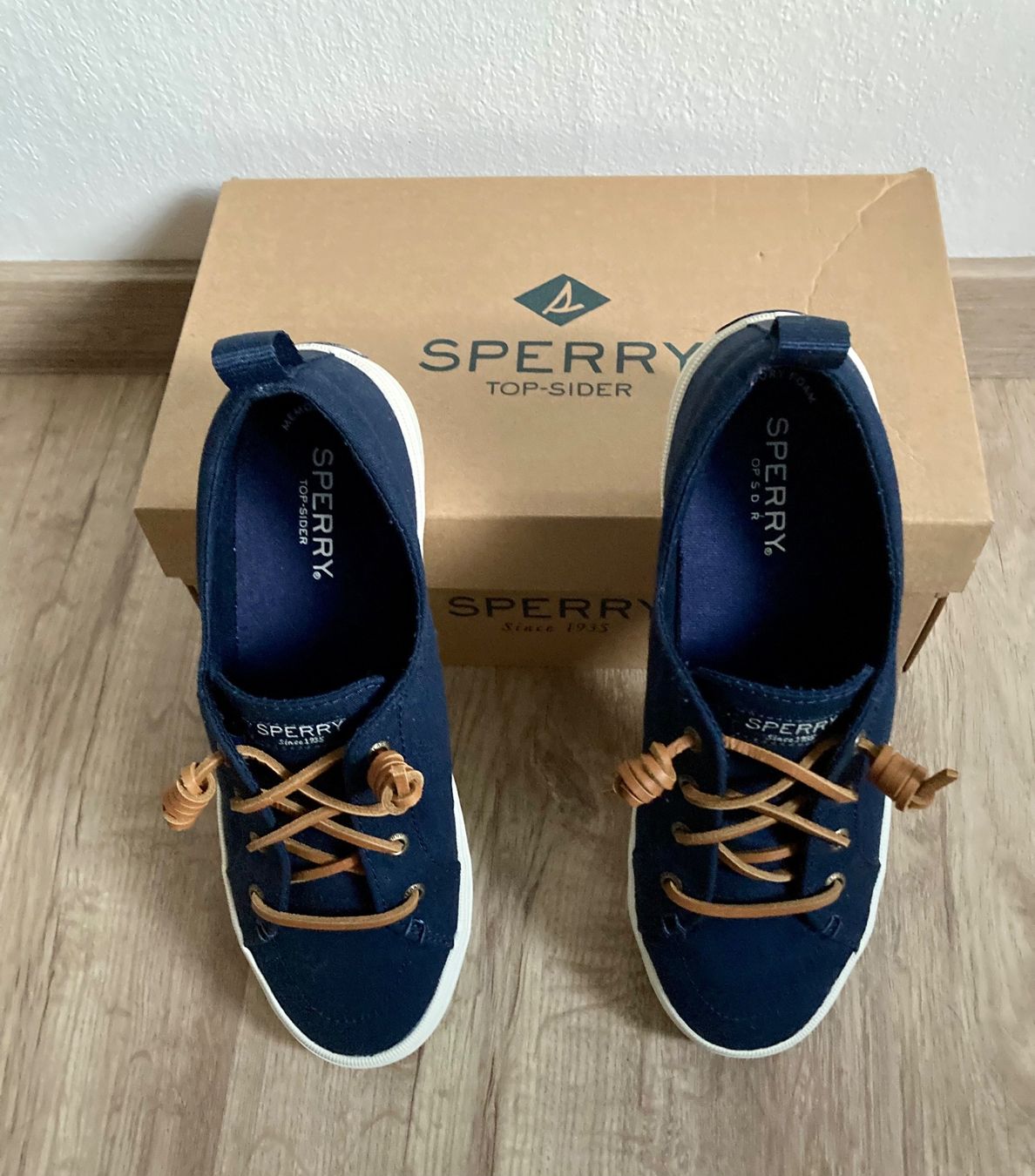 Scarpe da donna: Sperry Women's Crest Vibe Core Sneaker – Nuovo (secondo la descrizione) da Wildhaus venduto da cayo 1