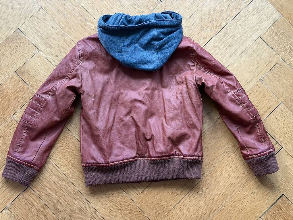 Jacken & Mäntel: Coole Winterjacke/Pilotenjacke 122 – Gebraucht aus Basel von zzzth77x 1