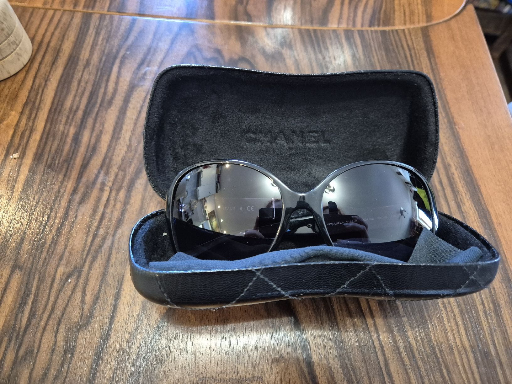 Chanel Occhiali & Lenti: occhiali da sole Chanel con astuccio – Usato da Roveredo GR venduto da mar_8nzd 3