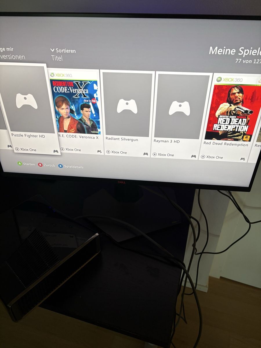 Microsoft Console: Xbox 360 Slim + 2 Controller + HDMI + viele Games – Usato da Aarau venduto da ruedinho 2