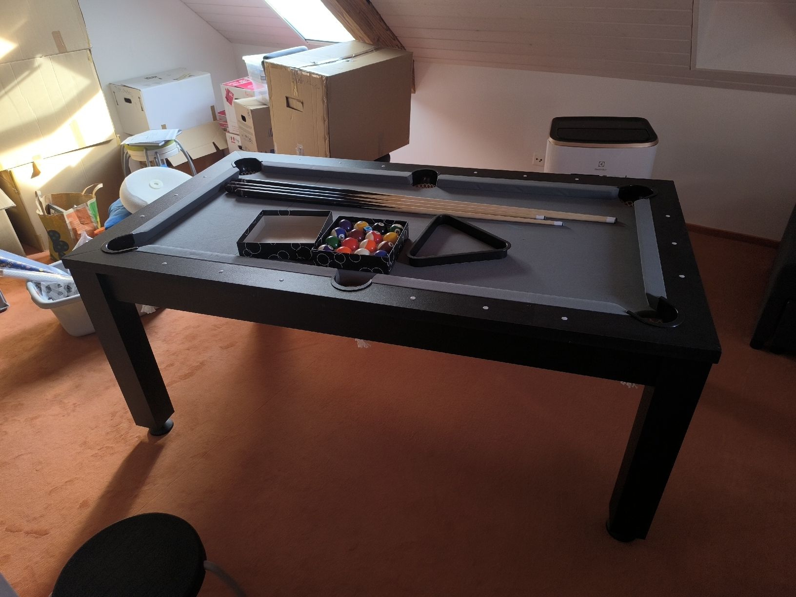 Tavoli da biliardo: Billardtisch mit Zubehör  – Usato da Winterthur venduto da Paperfolder 1