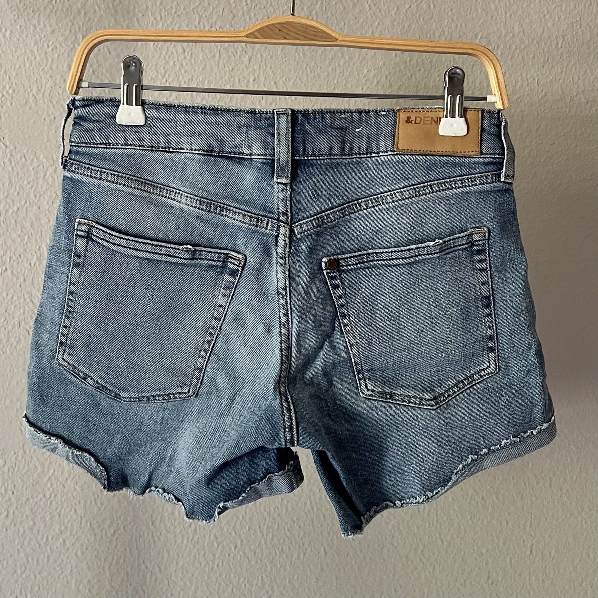 H&M Jeans: Jeans-Shorts Damen – Nuovo (secondo la descrizione) da Lütisburg venduto da mahee 2