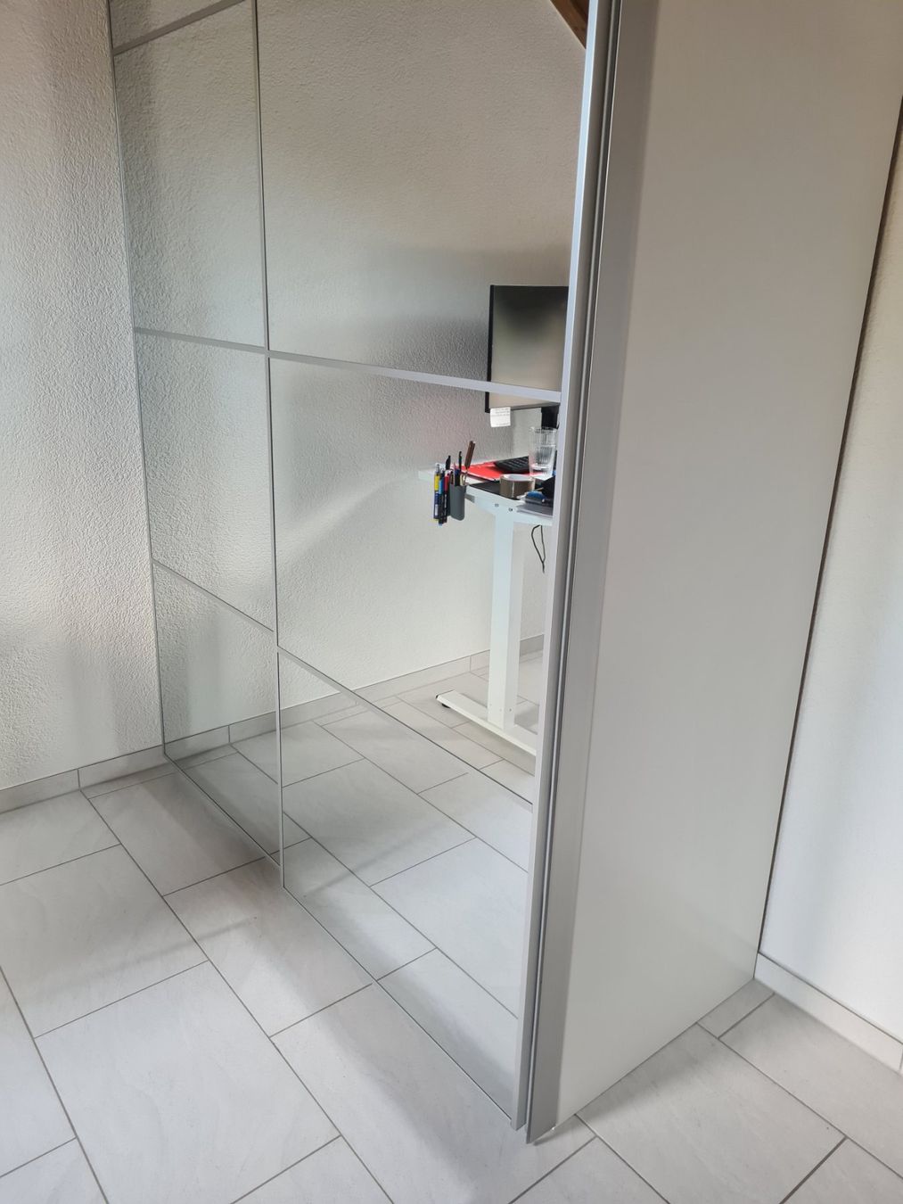 Ikea Armadi: Hoher Schiebetüren-Schrank mit Spiegelfront – Usato da Winkel venduto da Argos10 1