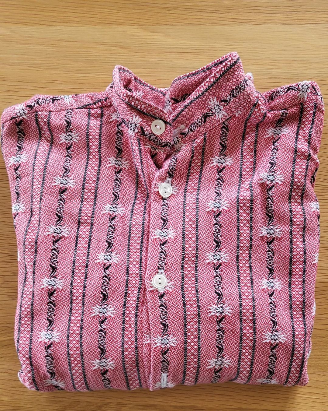 Camicie, T-shirt & Polo: Edelweiss Hemd Gr. 116 neu – Nuovo e nell'imballaggio originale da Gettnau venduto da Federwind