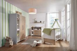Kinderzimmer Set: Schrank, Wickelkommode, Babybett gebraucht