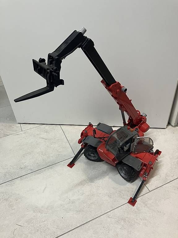 Jouets: Bruder Manitou Teleskoplader – D'occasion à Menznau par siricius