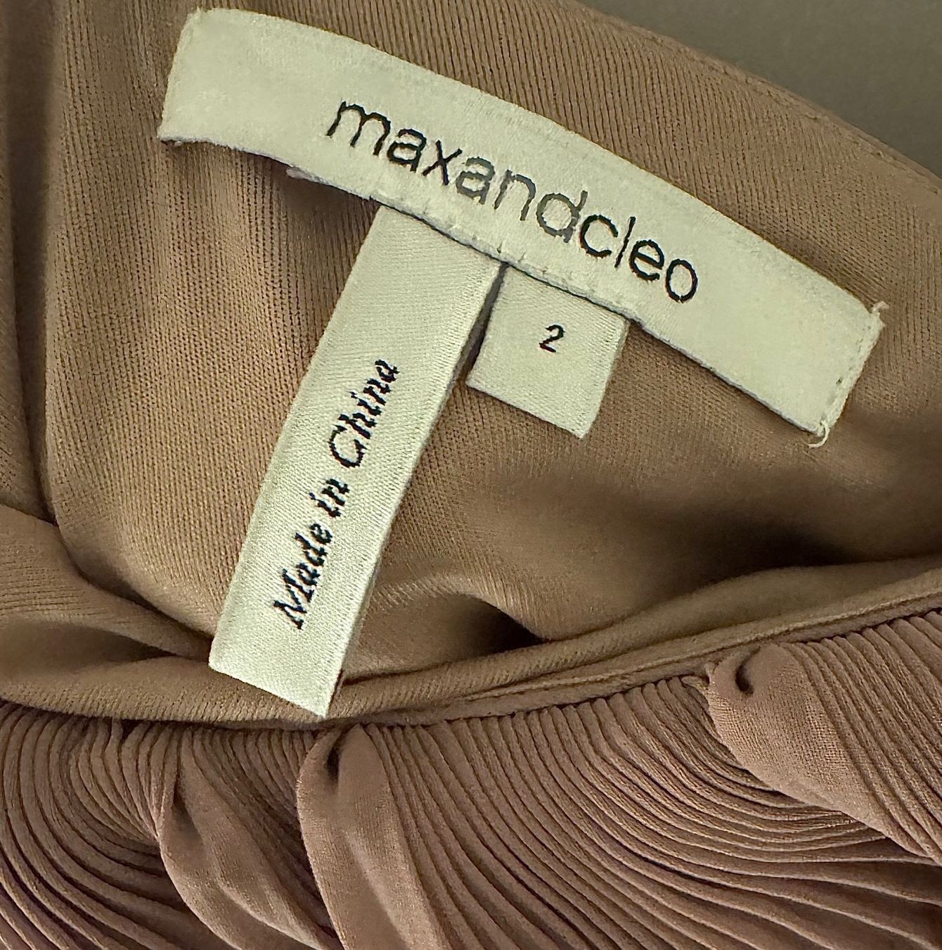 Vestiti: Edles rosa Kleid mit Rüschen – Nuovo (secondo la descrizione) da Binningen venduto da lea_5mf8 2
