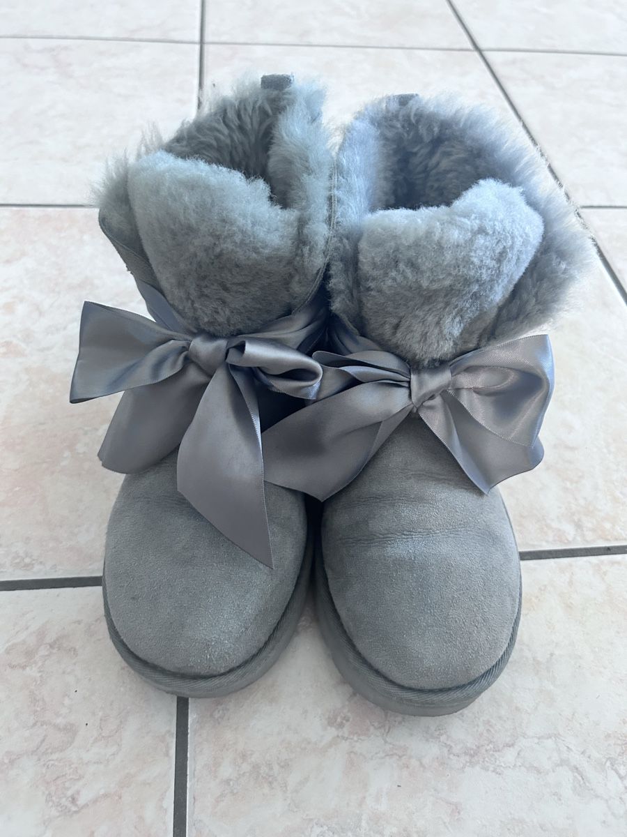 Ugg Damenschuhe: Scarpe Ugg gr38 – Gebraucht aus Cugnasco von sd1520