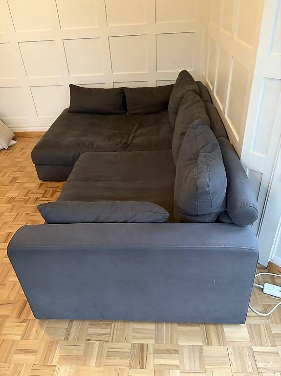 Sofas: Grosses Ecksofa in Anthrazit, Microfaser-Optik, sehr bequem – D'occasion à St. Gallen par ram_6d9h 1