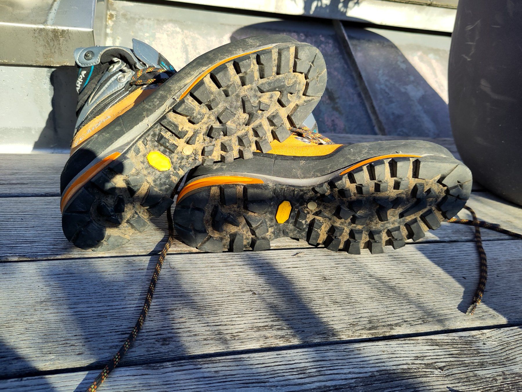 Scarpa Scarpe da uomo: Scarpa Wagerschuhe/Bergschuhe 41.5 – Usato da Einsiedeln venduto da Valeria89 1
