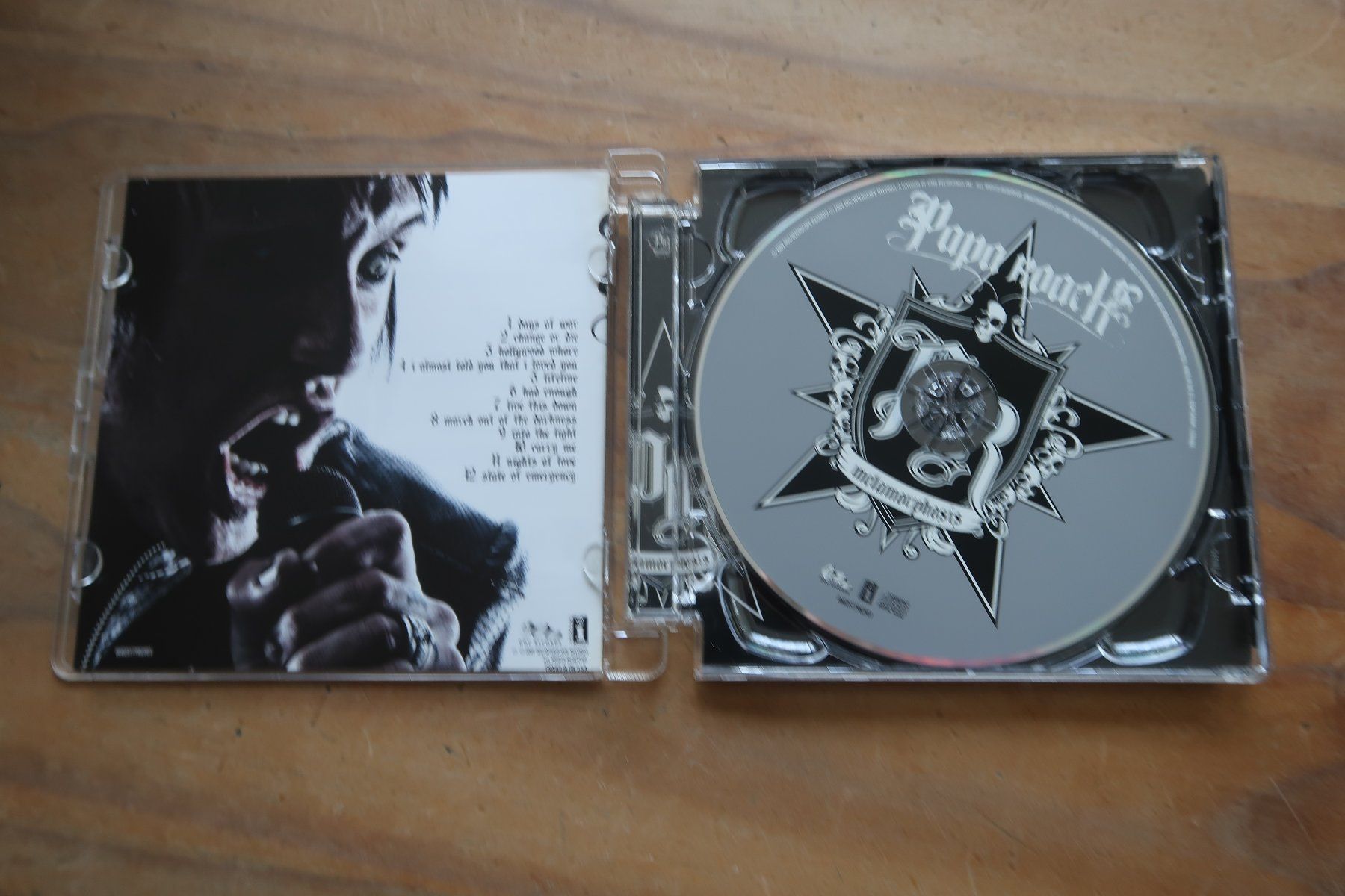CD: PAPA ROACH - METAMORPHOSIS - CD – Usato da Basel venduto da Patiscat 2