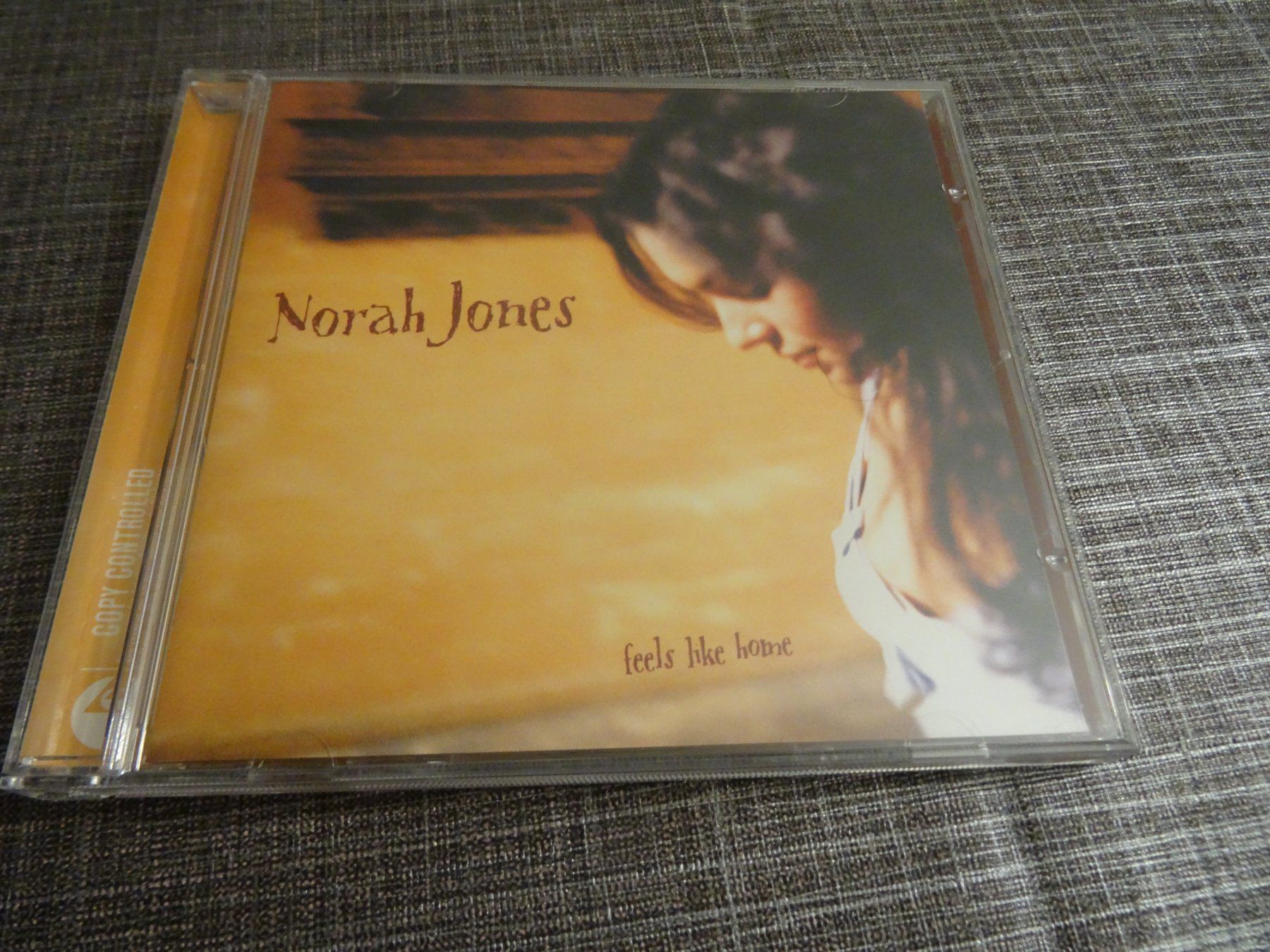 CD: Norah Jones - Feels Like Home CD - – Usato da Olten venduto da Disc-Ausverkauf