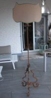 Alte Ständerlampe, Metall in Holzoptik